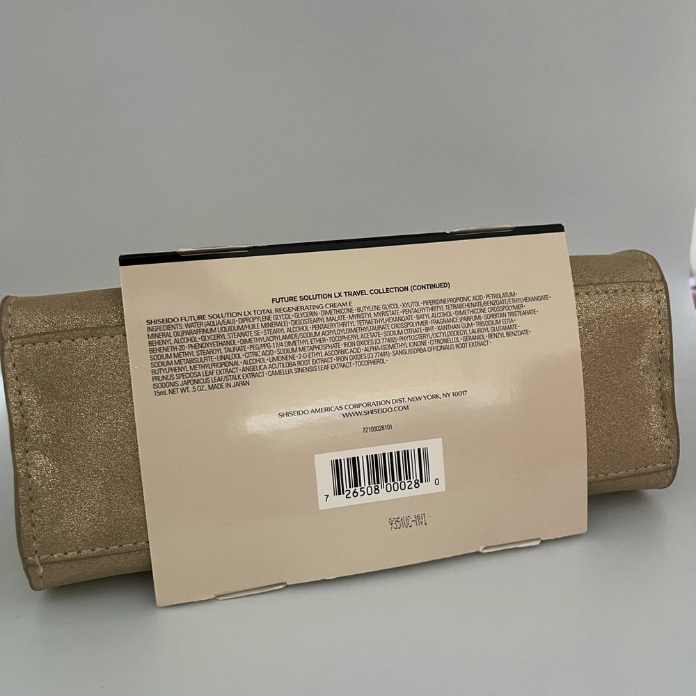 Shiseido Future Solutions LX 5pc travel set - Picture 2 of 3